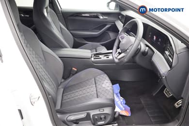 Volkswagen Passat R-Line Automatic Petrol Plug-In Hybrid Estate - Stock Number (1669008) - 22nd supplementary image