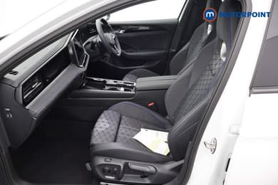 Volkswagen Passat R-Line Automatic Petrol Plug-In Hybrid Estate - Stock Number (1669008) - 31st supplementary image