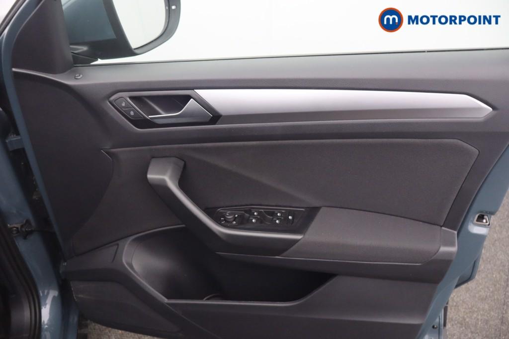 Volkswagen T-Roc Life Automatic Petrol SUV - Stock Number (1669088) - 8th supplementary image