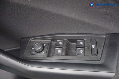 Volkswagen T-Roc Life Automatic Petrol SUV - Stock Number (1669088) - 10th supplementary image