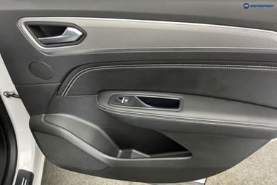 Renault Arkana S Edition Automatic Petrol-Electric Hybrid SUV - Stock Number (1669162) - 26th supplementary image