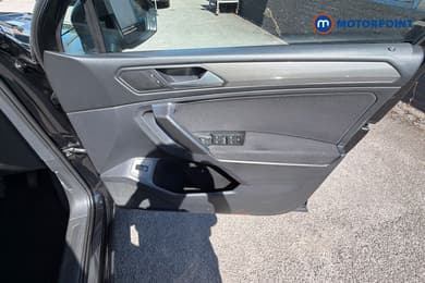 Volkswagen Tiguan Allspace Life Automatic Petrol SUV - Stock Number (1663946) - 19th supplementary image