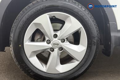 Nissan Qashqai Acenta Premium Manual Petrol SUV - Stock Number (1656504) - 1st supplementary image
