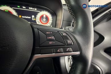 Nissan Juke N-Connecta Automatic Petrol-Electric Hybrid SUV - Stock Number (1666049) - 4th supplementary image