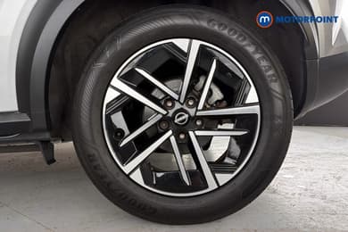 Nissan Juke N-Connecta Automatic Petrol-Electric Hybrid SUV - Stock Number (1666049) - 48th supplementary image