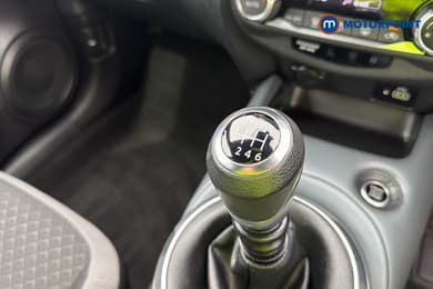 Nissan Juke N-Connecta Manual Petrol SUV - Stock Number (1663013) - 15th supplementary image