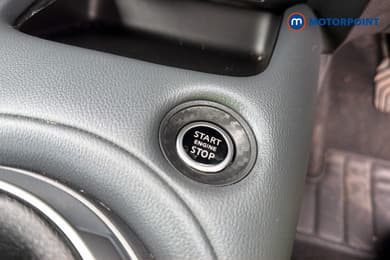 Nissan Juke N-Connecta Manual Petrol SUV - Stock Number (1663013) - 16th supplementary image