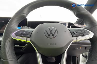 Volkswagen Passat R-Line Automatic Petrol Plug-In Hybrid Estate - Stock Number (1668998) - 5th supplementary image