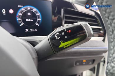 Volkswagen Passat R-Line Automatic Petrol Plug-In Hybrid Estate - Stock Number (1668998) - 15th supplementary image