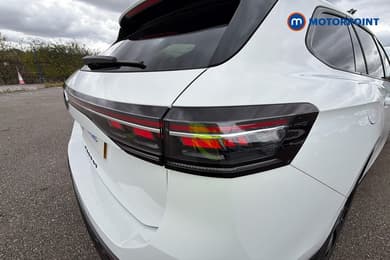 Volkswagen Passat R-Line Automatic Petrol Plug-In Hybrid Estate - Stock Number (1668998) - 38th supplementary image