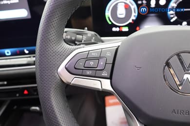 Volkswagen Passat R-Line Automatic Petrol Plug-In Hybrid Estate - Stock Number (1669007) - 2nd supplementary image