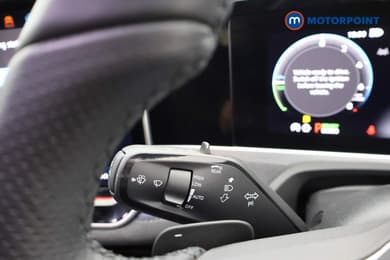 Volkswagen Passat R-Line Automatic Petrol Plug-In Hybrid Estate - Stock Number (1669007) - 5th supplementary image