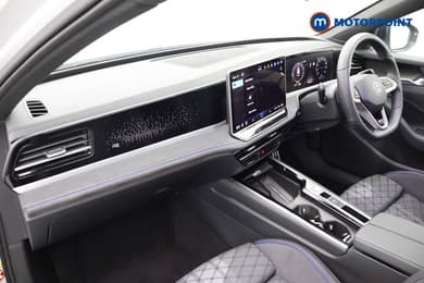 Volkswagen Passat R-Line Automatic Petrol Plug-In Hybrid Estate - Stock Number (1669007) - 20th supplementary image