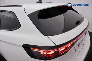 Volkswagen Passat R-Line Automatic Petrol Plug-In Hybrid Estate - Stock Number (1669007) - 27th supplementary image