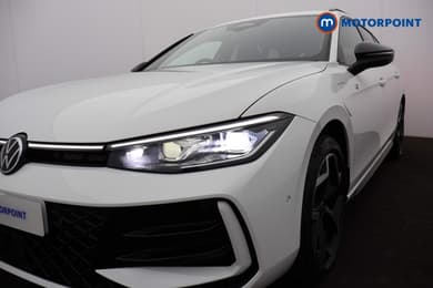 Volkswagen Passat R-Line Automatic Petrol Plug-In Hybrid Estate - Stock Number (1669007) - 34th supplementary image