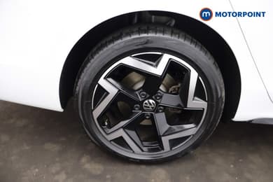 Volkswagen Passat R-Line Automatic Petrol Plug-In Hybrid Estate - Stock Number (1669007) - 35th supplementary image
