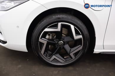 Volkswagen Passat R-Line Automatic Petrol Plug-In Hybrid Estate - Stock Number (1669007) - 37th supplementary image
