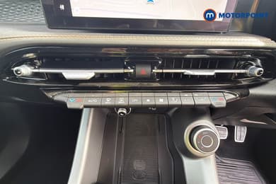 Alfa Romeo Tonale Sprint Automatic Petrol SUV - Stock Number (1653904) - 4th supplementary image