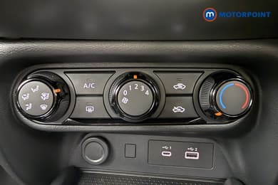 Nissan Juke Acenta Premium Automatic Petrol SUV - Stock Number (1667591) - 15th supplementary image