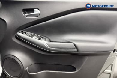 Nissan Juke Acenta Premium Automatic Petrol SUV - Stock Number (1667591) - 17th supplementary image