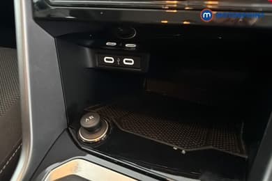 Volkswagen T-Roc Life Manual Petrol SUV - Stock Number (1664320) - 17th supplementary image