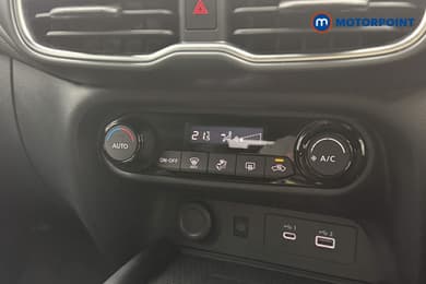 Nissan Juke N-Connecta Automatic Petrol SUV - Stock Number (1668007) - 14th supplementary image