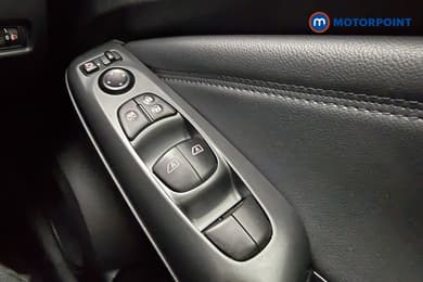 Nissan Juke N-Connecta Automatic Petrol SUV - Stock Number (1668007) - 18th supplementary image