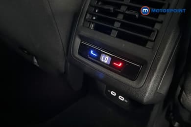Volkswagen Golf Style Automatic Petrol Hatchback - Stock Number (1669579) - 30th supplementary image