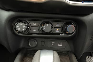 Nissan Juke Acenta Premium Automatic Petrol SUV - Stock Number (1671249) - 17th supplementary image