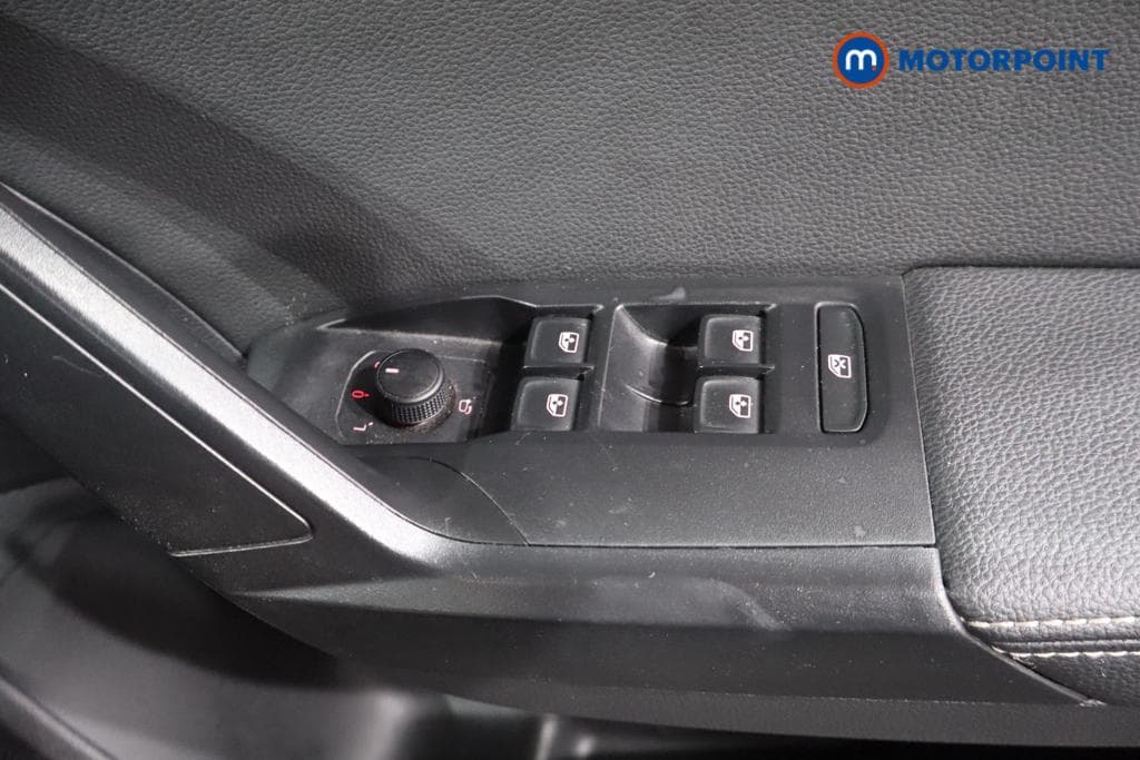 Seat Arona Xperience Lux Manual Petrol SUV - Stock Number (1671598) - 8th supplementary image