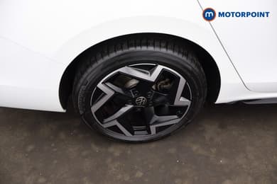 Volkswagen Passat R-Line Automatic Petrol Plug-In Hybrid Estate - Stock Number (1672195) - 3rd supplementary image
