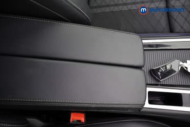 Volkswagen Passat R-Line Automatic Petrol Plug-In Hybrid Estate - Stock Number (1672195) - 14th supplementary image