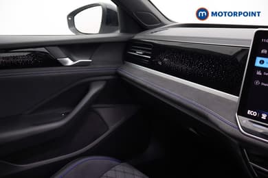 Volkswagen Passat R-Line Automatic Petrol Plug-In Hybrid Estate - Stock Number (1672195) - 15th supplementary image