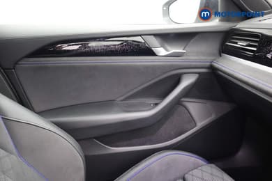 Volkswagen Passat R-Line Automatic Petrol Plug-In Hybrid Estate - Stock Number (1672195) - 16th supplementary image