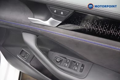Volkswagen Passat R-Line Automatic Petrol Plug-In Hybrid Estate - Stock Number (1672195) - 20th supplementary image