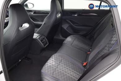 Volkswagen Passat R-Line Automatic Petrol Plug-In Hybrid Estate - Stock Number (1672195) - 28th supplementary image