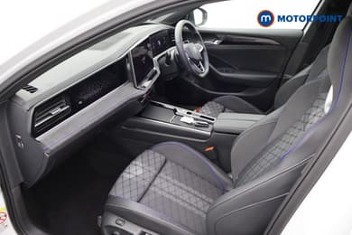 Volkswagen Passat R-Line Automatic Petrol Plug-In Hybrid Estate - Stock Number (1672195) - 31st supplementary image