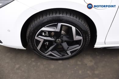 Volkswagen Passat R-Line Automatic Petrol Plug-In Hybrid Estate - Stock Number (1672195) - 1st supplementary image