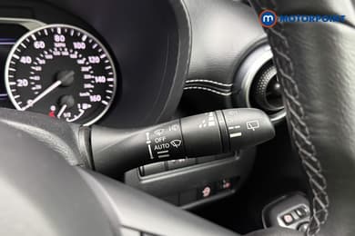Nissan Juke N-Connecta Manual Petrol SUV - Stock Number (1651401) - 14th supplementary image