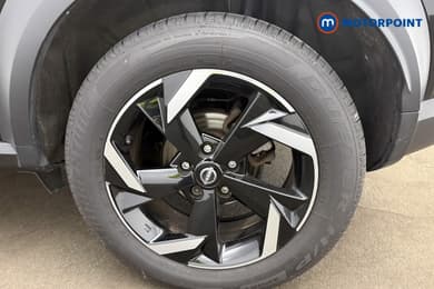 Nissan Juke N-Connecta Manual Petrol SUV - Stock Number (1651401) - 35th supplementary image