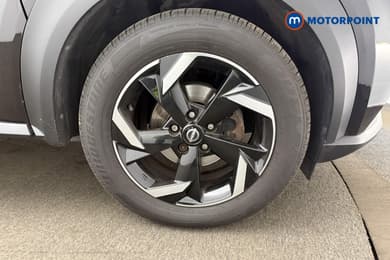 Nissan Juke N-Connecta Manual Petrol SUV - Stock Number (1651401) - 37th supplementary image