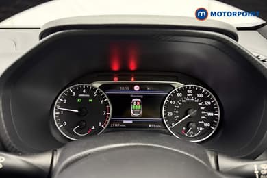 Nissan Juke N-Connecta Manual Petrol SUV - Stock Number (1651401) - 1st supplementary image