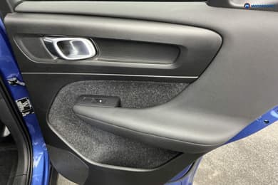 Volvo Xc40 R Design Pro Automatic Petrol SUV - Stock Number (1664113) - 25th supplementary image