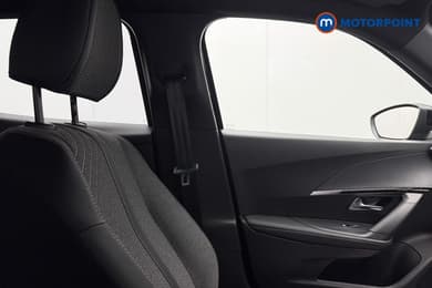 Peugeot 2008 Allure Manual Petrol SUV - Stock Number (1665820) - 17th supplementary image