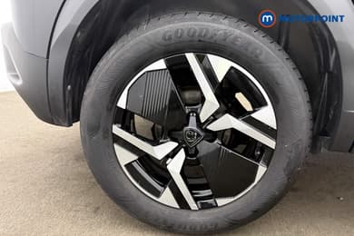 Peugeot 2008 Allure Manual Petrol SUV - Stock Number (1665820) - 39th supplementary image