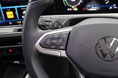 Volkswagen Passat R-Line Automatic Petrol Plug-In Hybrid Estate - Stock Number (1670947) - 6th supplementary image