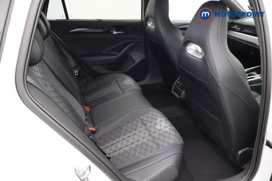 Volkswagen Passat R-Line Automatic Petrol Plug-In Hybrid Estate - Stock Number (1670947) - 24th supplementary image