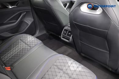 Volkswagen Passat R-Line Automatic Petrol Plug-In Hybrid Estate - Stock Number (1670947) - 25th supplementary image