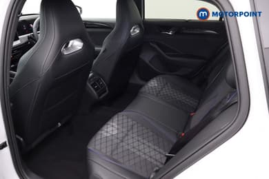 Volkswagen Passat R-Line Automatic Petrol Plug-In Hybrid Estate - Stock Number (1670947) - 29th supplementary image