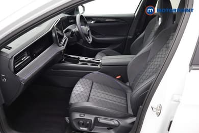 Volkswagen Passat R-Line Automatic Petrol Plug-In Hybrid Estate - Stock Number (1670947) - 33rd supplementary image